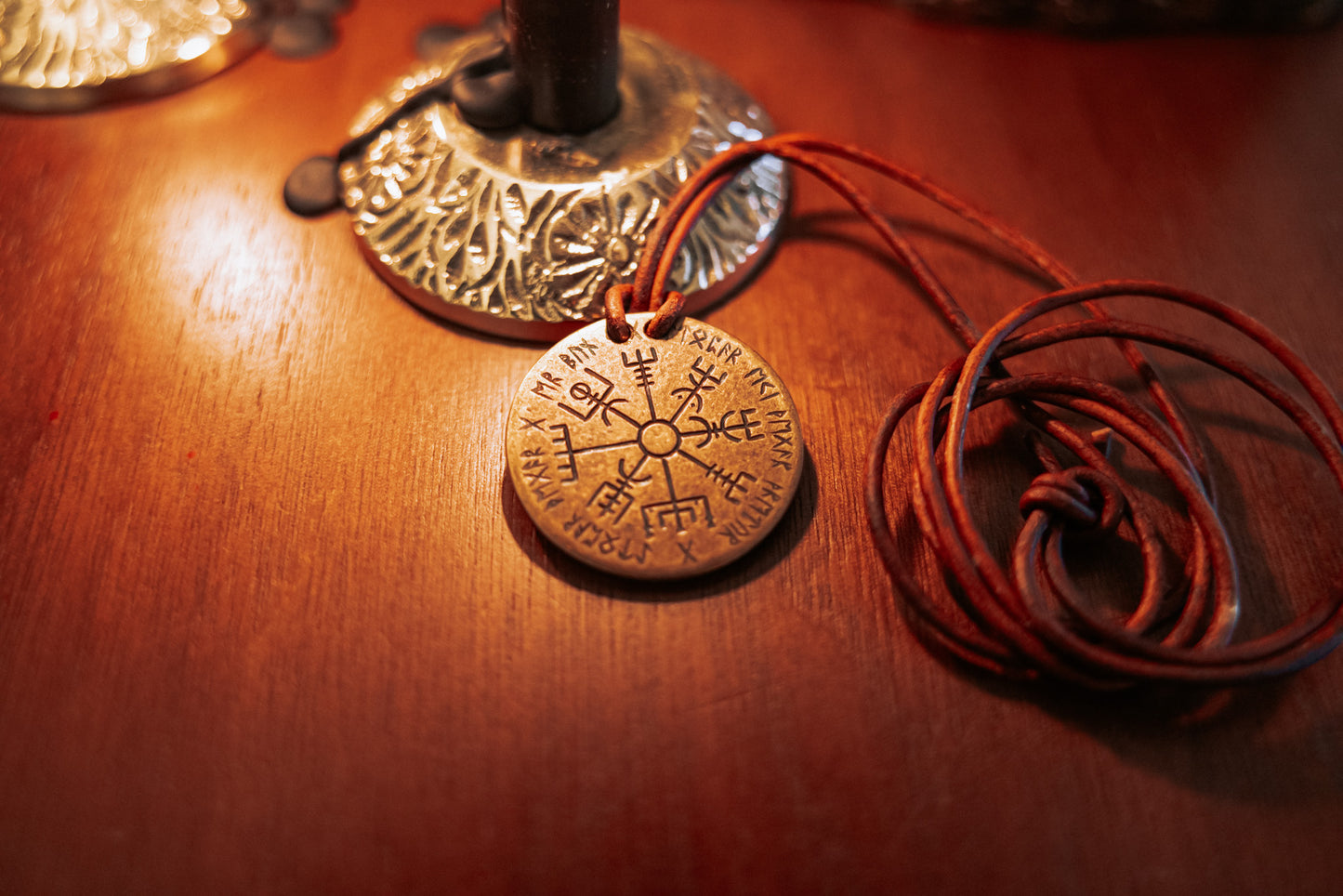 Skadi and Vegvisir Coin Necklace - Bronze